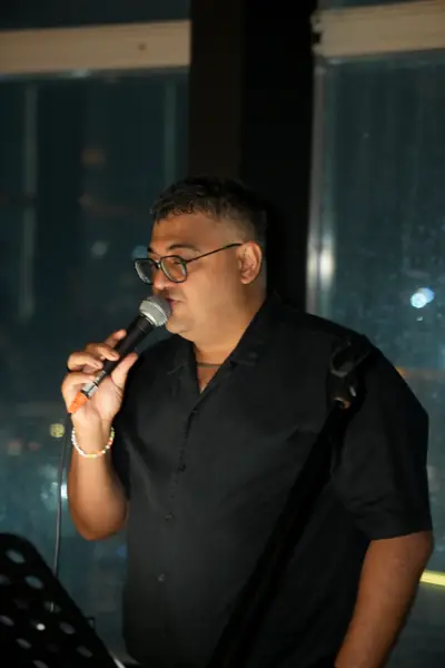 Vishu on vocals